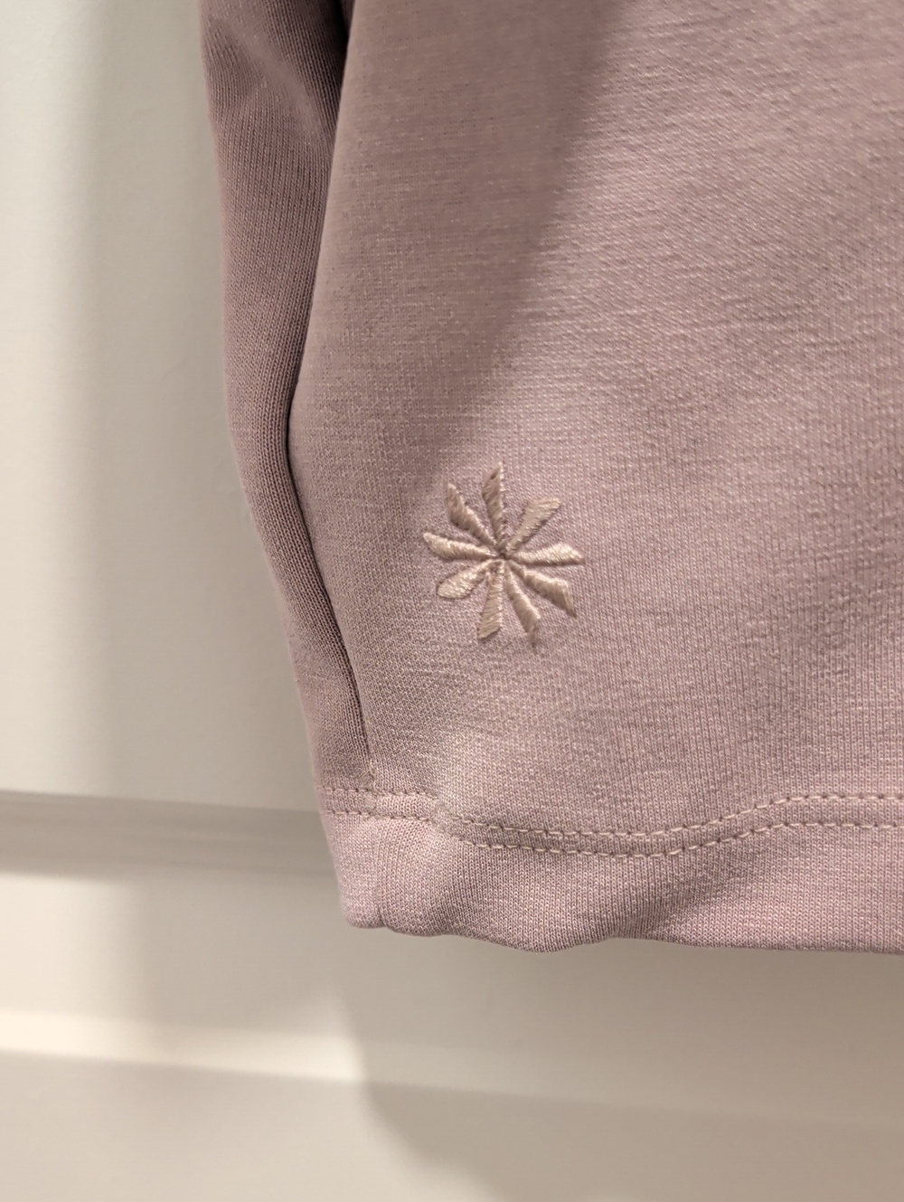 Athleta Mauve Seasoft Crop Tee - Picture 3 of 3